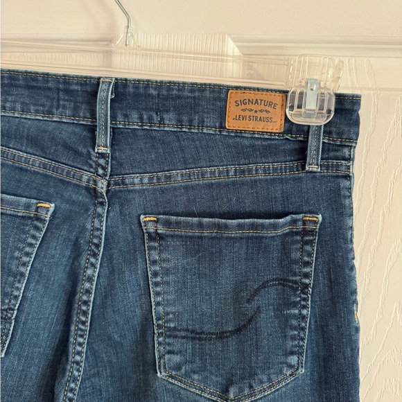Levi Strauss Jeans - Picture 4 of 6